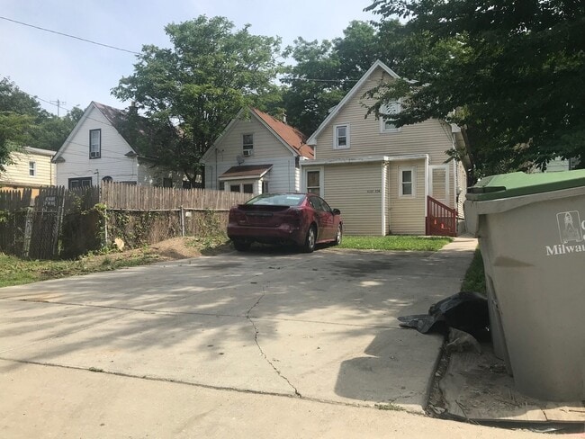 Building Photo - 3123-23A N 37th St