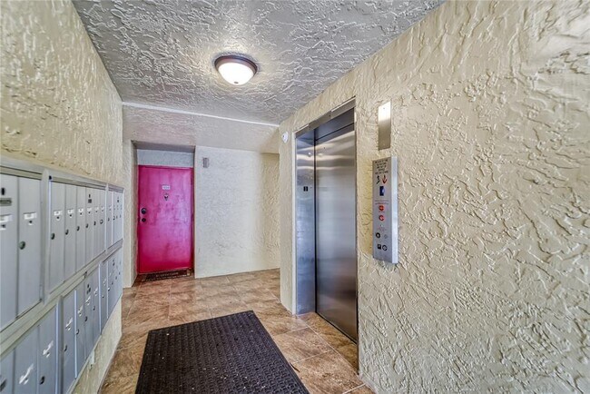 Building Photo - 13618 Greenfield Dr
