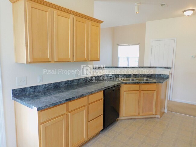 Building Photo - 1017 Hawick Dr