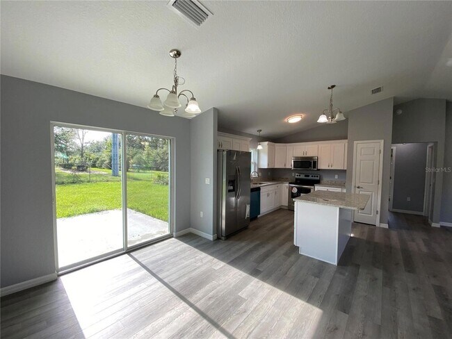 Building Photo - 2827 SW 140th Loop