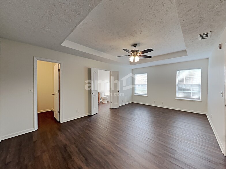 Building Photo - 3215 Cinch Ct