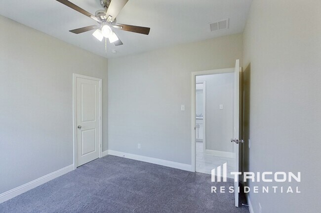 Building Photo - 4240 Calla Dr