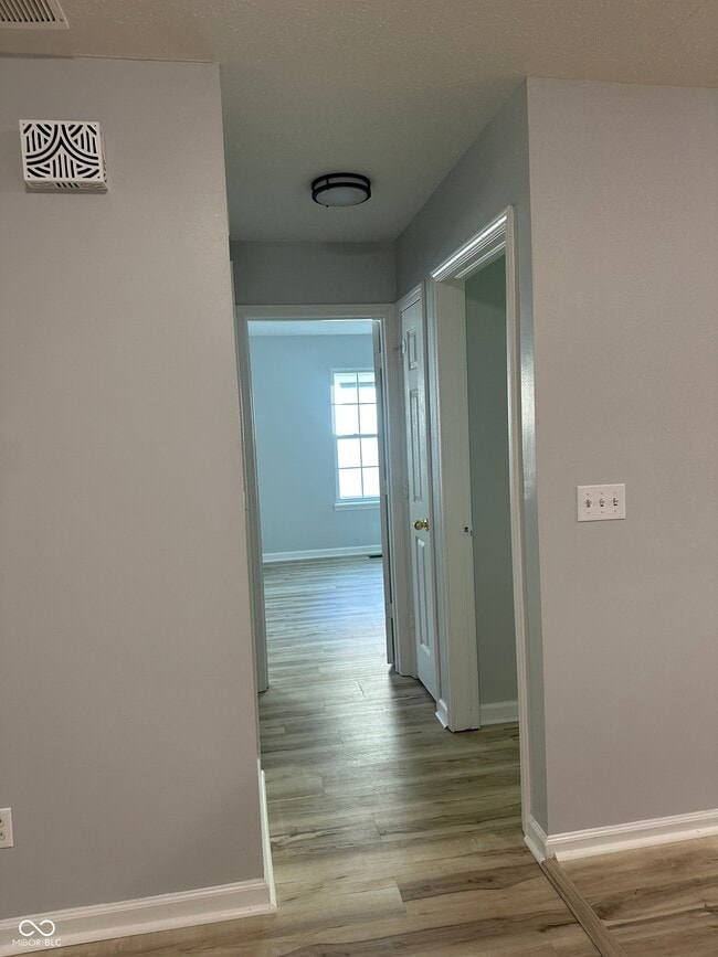 Building Photo - 4047 Byram Ave