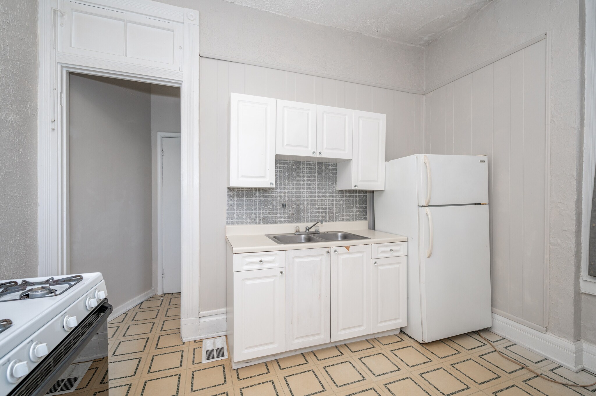 Building Photo - 120 Lyon St