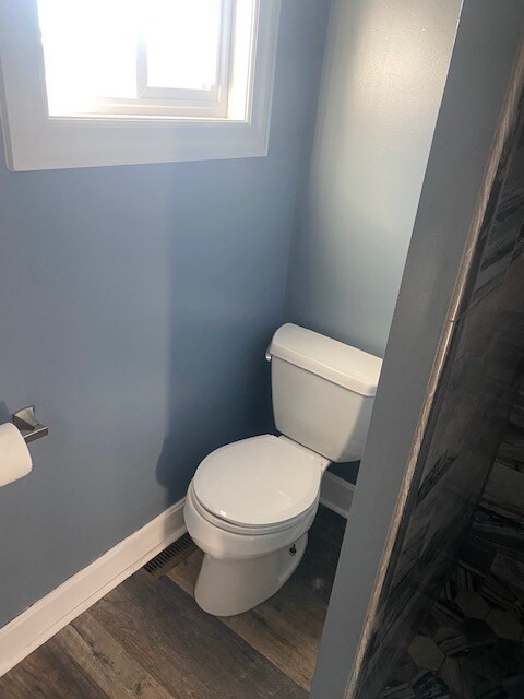 Building Photo - 6 E Ross St