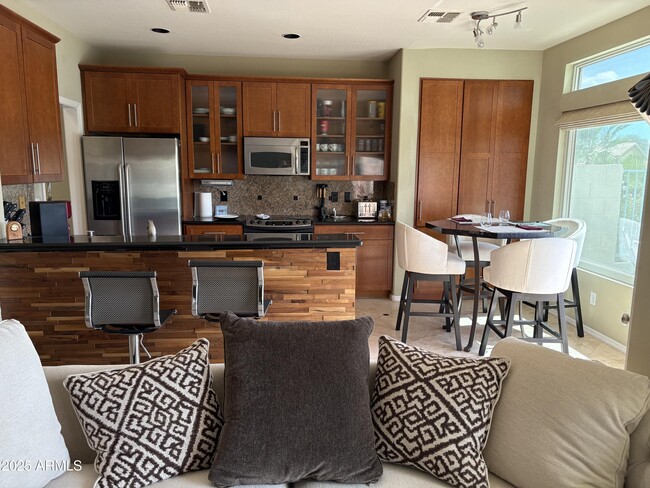 Building Photo - 1139 E Frye Rd