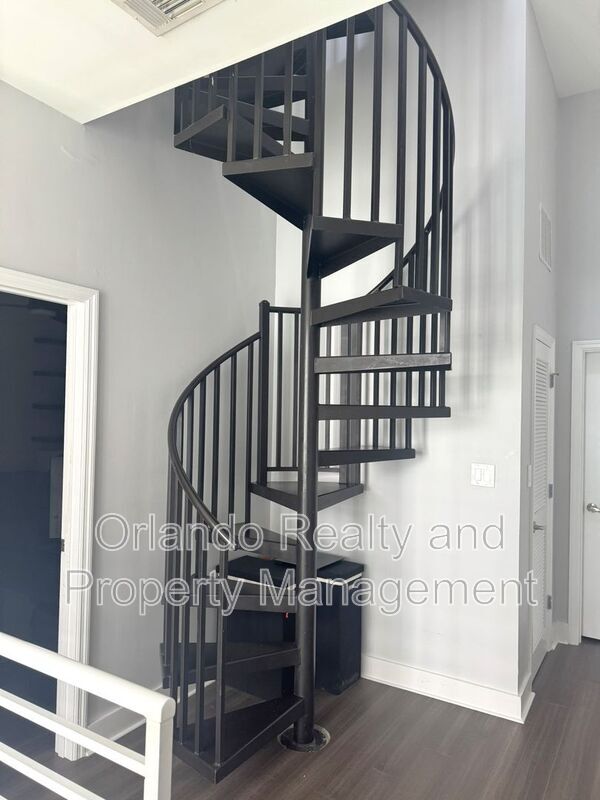 Building Photo - 356 S Osceola Ave