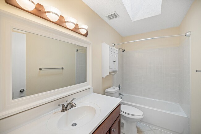 Building Photo - 349 Primrose Cir