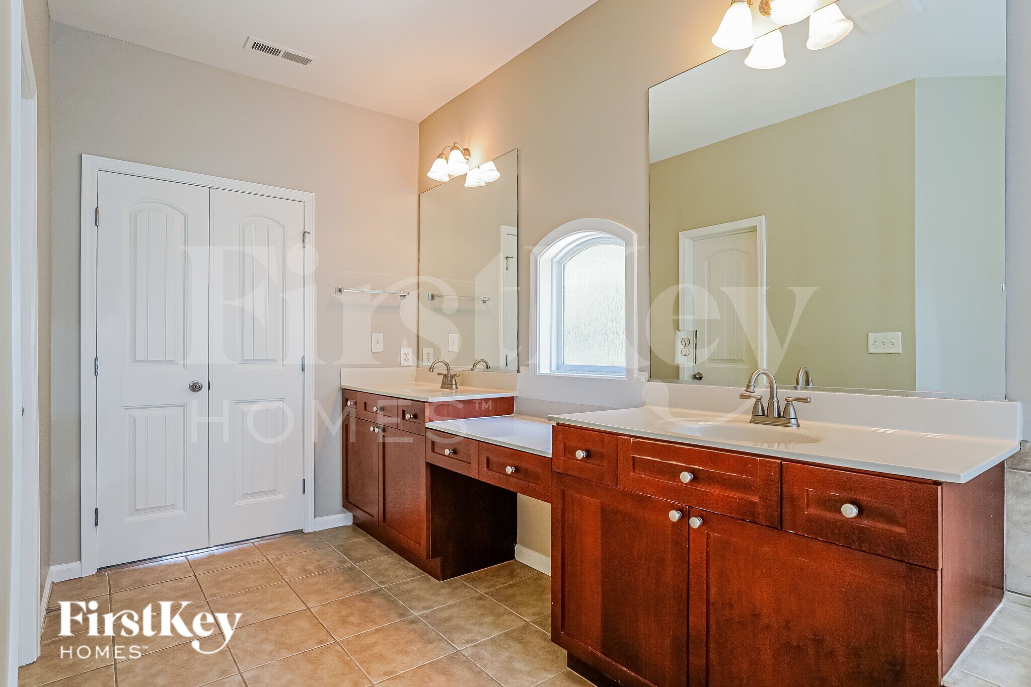 Building Photo - 3253 Groveshire Dr
