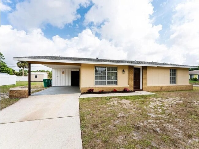 Building Photo - Charming 2 Bedroom, 2 Bath Home in Port Ch...