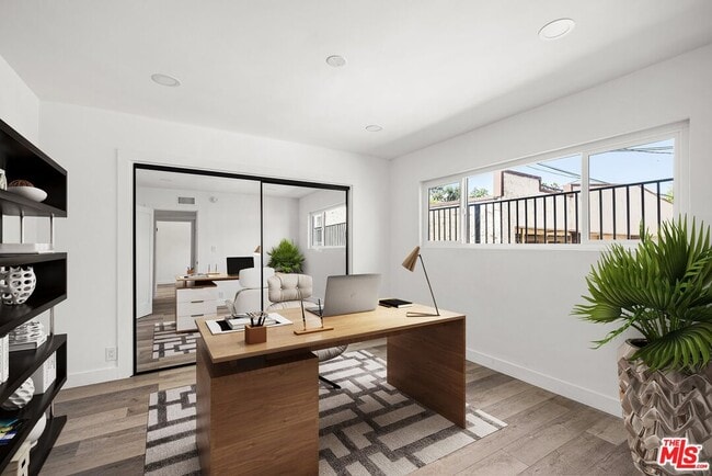 Building Photo - 733 Hayworth Ave