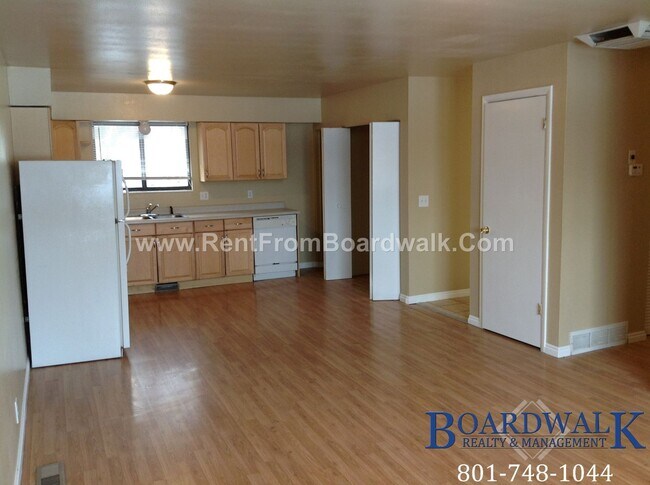 Building Photo - 233/235 E Julie Anna Drive