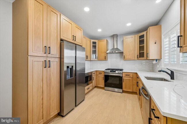 Building Photo - 4822 Ogle St