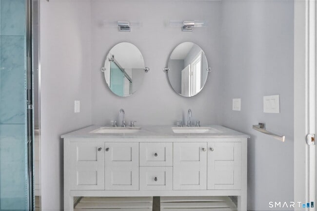 Building Photo - 132 Hope St