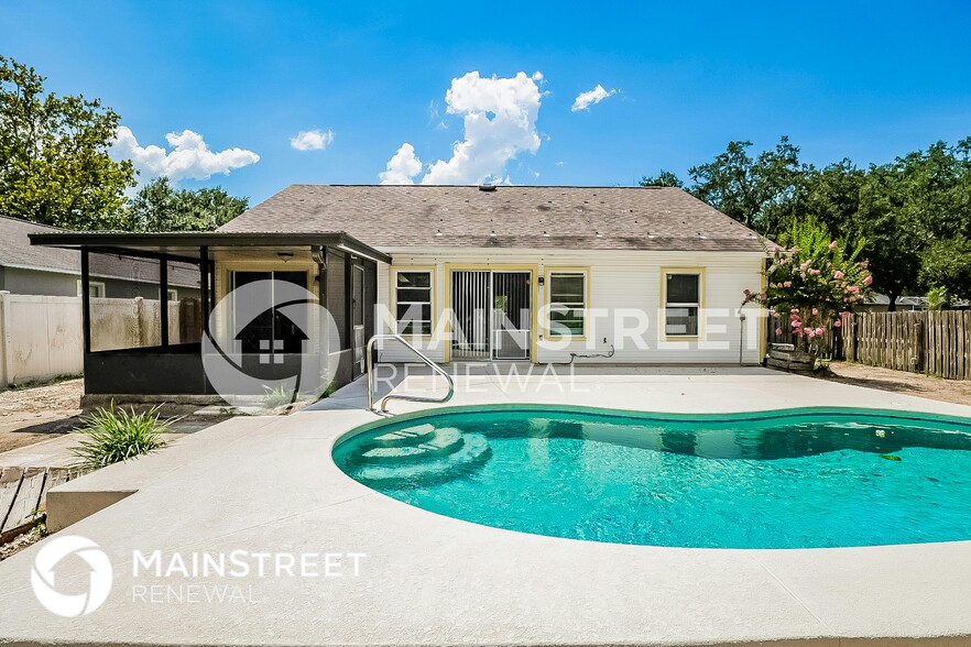 Building Photo - 2681 Greywall Ave
