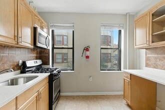 Building Photo - 217 44th St