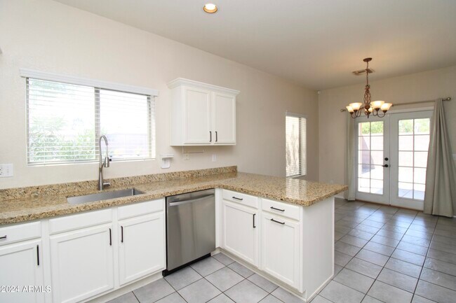 Building Photo - 2640 E La Costa Dr