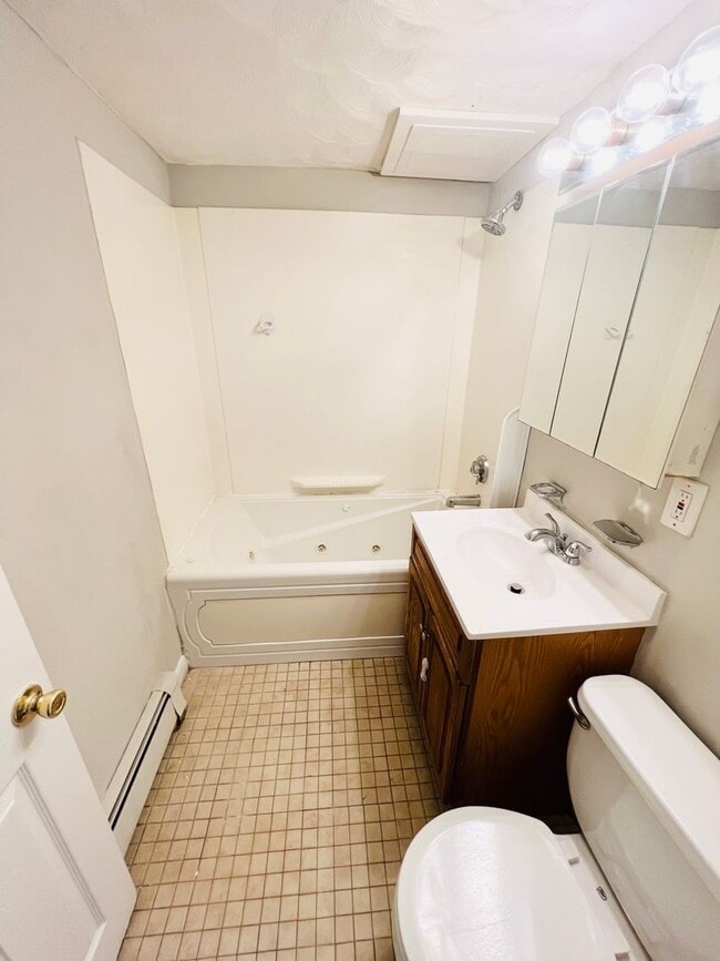 Building Photo - SUPERB Jones Hill location!