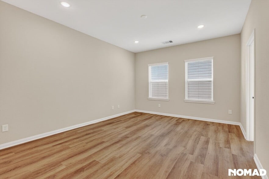 Building Photo - 208 Clark Rd