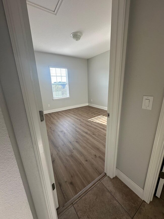 Building Photo - 8089 Laureate Blvd