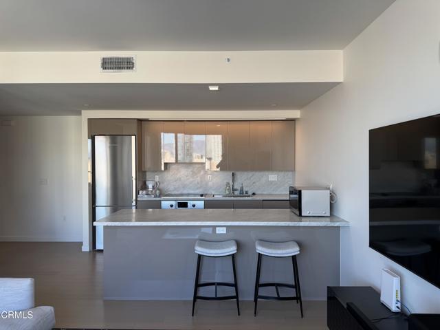 Building Photo - 1050 S Grand Ave