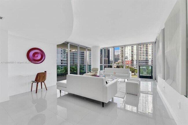 Building Photo - 1331 Brickell Bay Dr