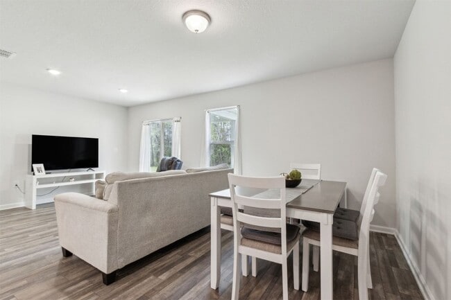 Building Photo - 45356 Red Brick Dr