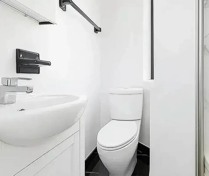 Building Photo - 126 Elizabeth St