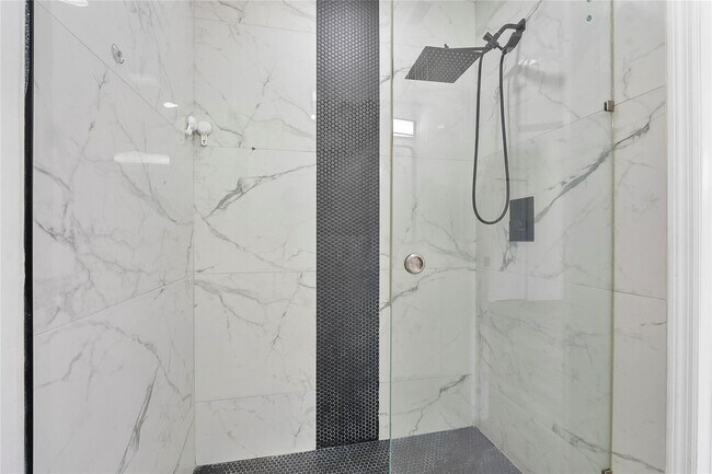 Building Photo - 2416 NW 98th Ln