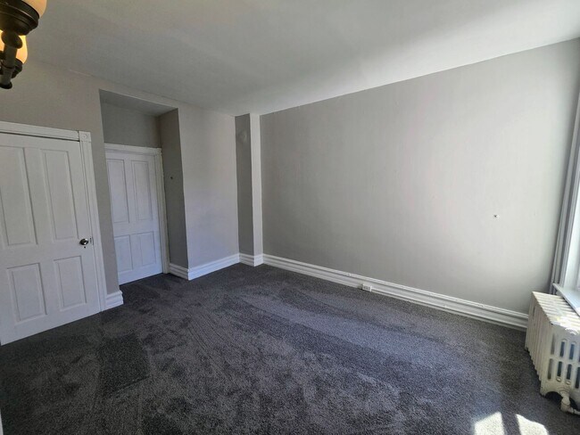 Building Photo - 126 N Penn St