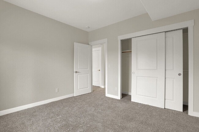 Building Photo - 3780 Venice Grove