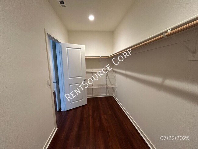 Building Photo - 45051 Marbella St