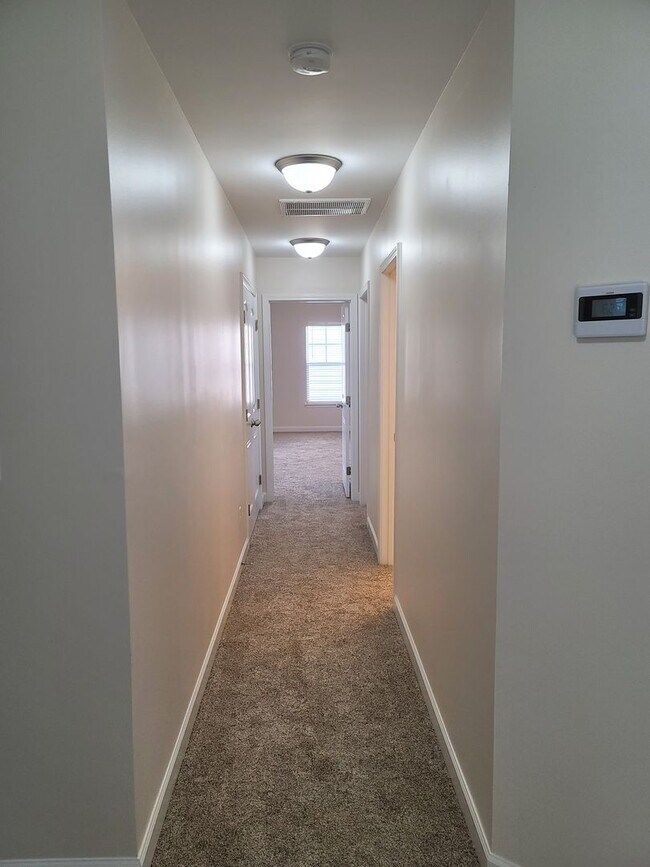 Building Photo - Immaculate 4 Bedroom, 3.5 Bath Home Located in Established Neighborhood. Minutes from Fort Bragg!