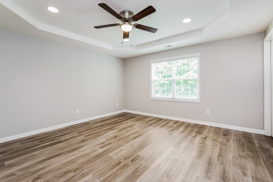 Building Photo - 29 Verrazano Pl