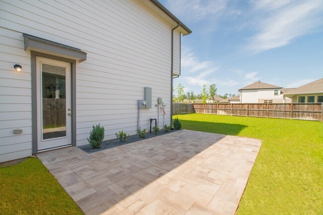 Building Photo - 438 Lake Day Dr