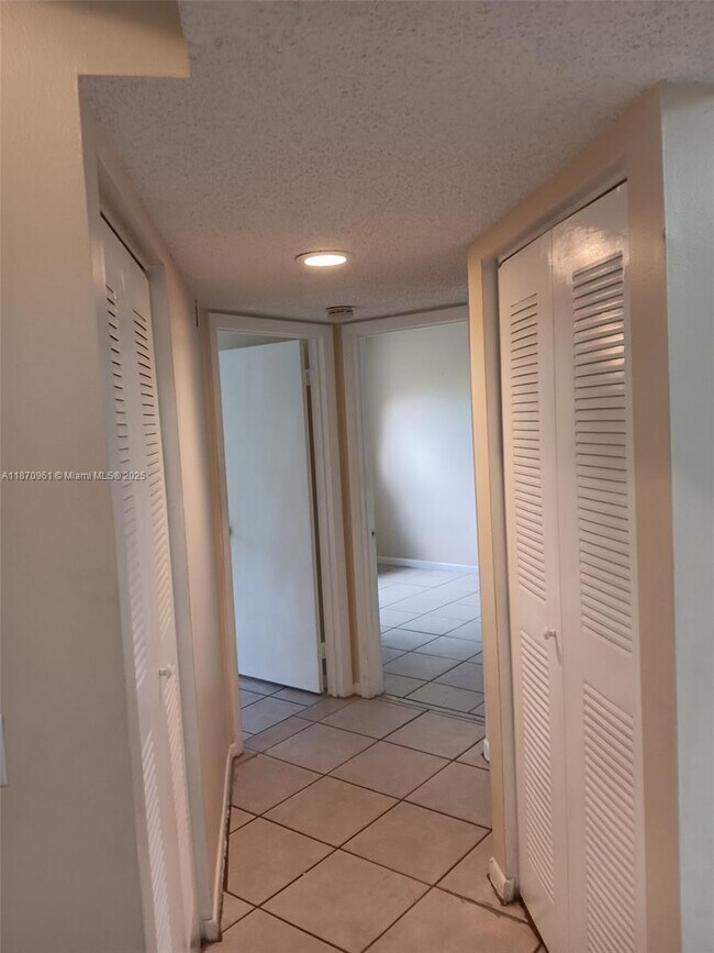 Building Photo - 8821 Wiles Rd