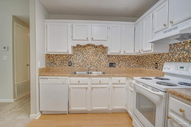 Building Photo - 3164 Cedarwood Village Ln