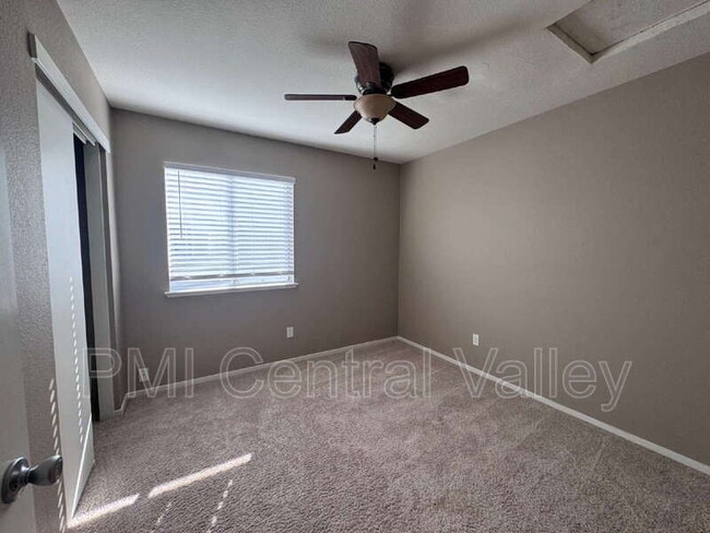 Building Photo - 10335 Point Reyes Cir