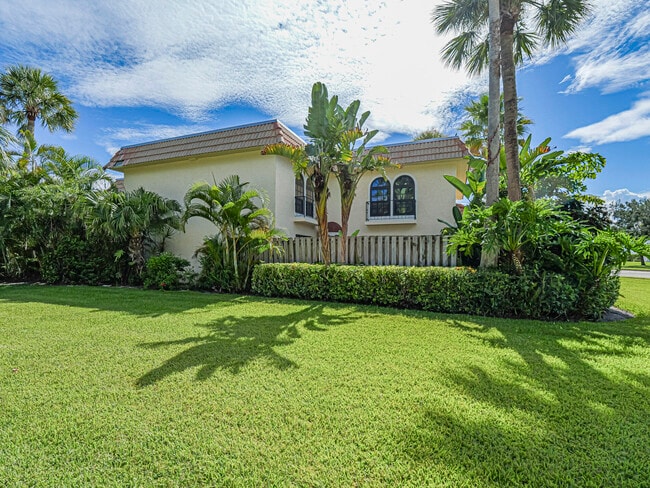 Building Photo - 1001 Royal Palm Blvd