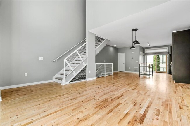 Building Photo - 1360 Peter Haughton Way