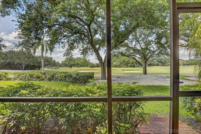 Building Photo - 9101 Jacaranda Ln