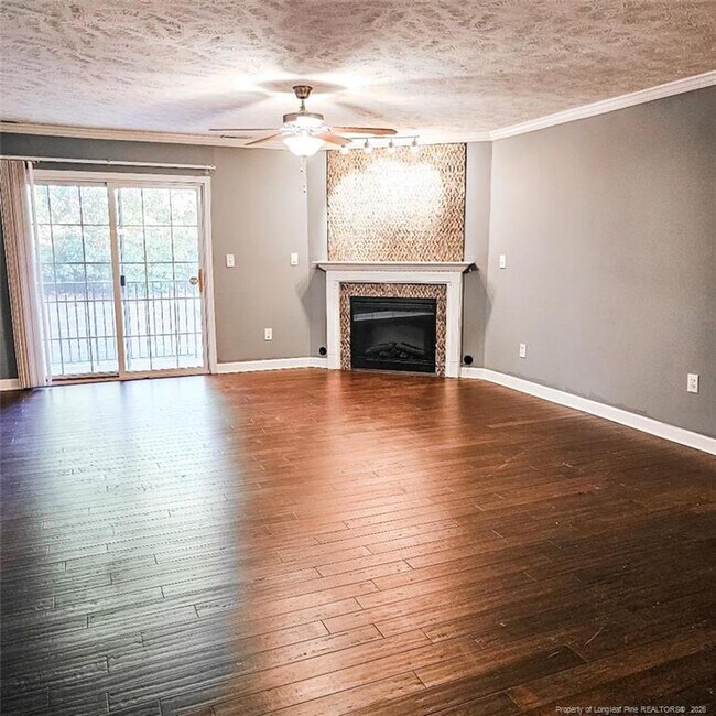 Building Photo - 1750 Renwick Dr