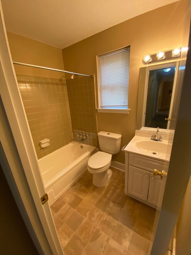 Building Photo - 3606 Quail Hollow Dr