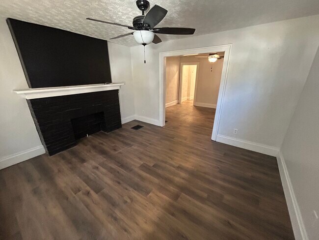 Building Photo - 1253-1255 N 6th St