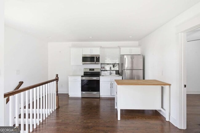 Building Photo - 318 Ashburton Ave SE