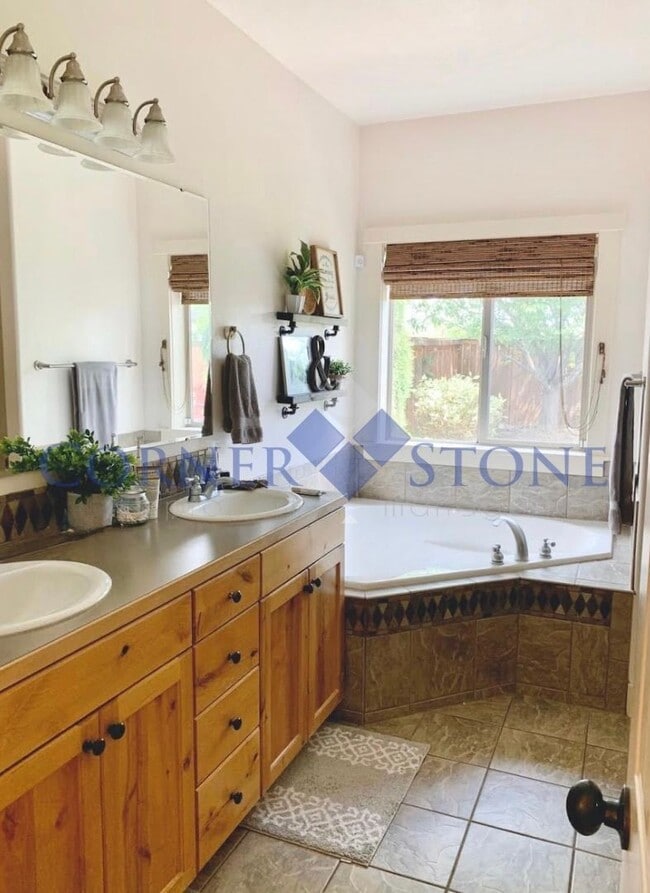 Building Photo - Stunning Home In Desired Woodbridge Subdivision!