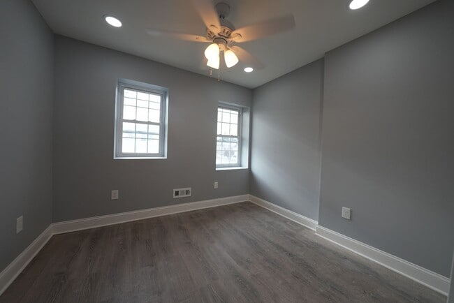 Building Photo - 3 Bedroom 2.5 Bath Home