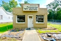 Building Photo - 839 W Richardson Ave