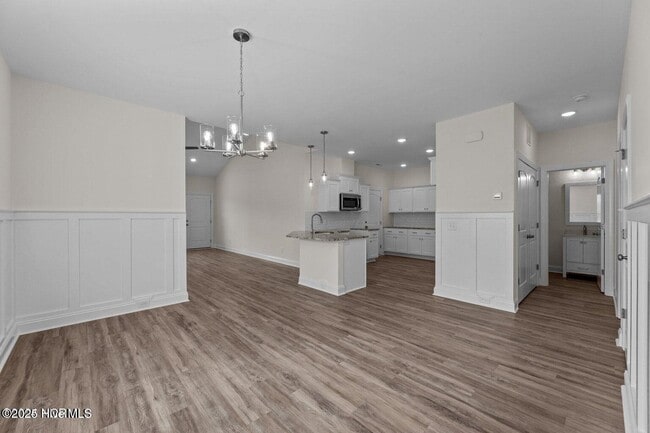 Building Photo - 4504 Laurel Rdg Dr