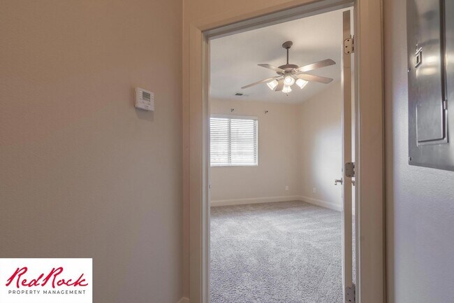 Building Photo - Pet Friendly 2 Bedroom 2 Bathroom Condo.